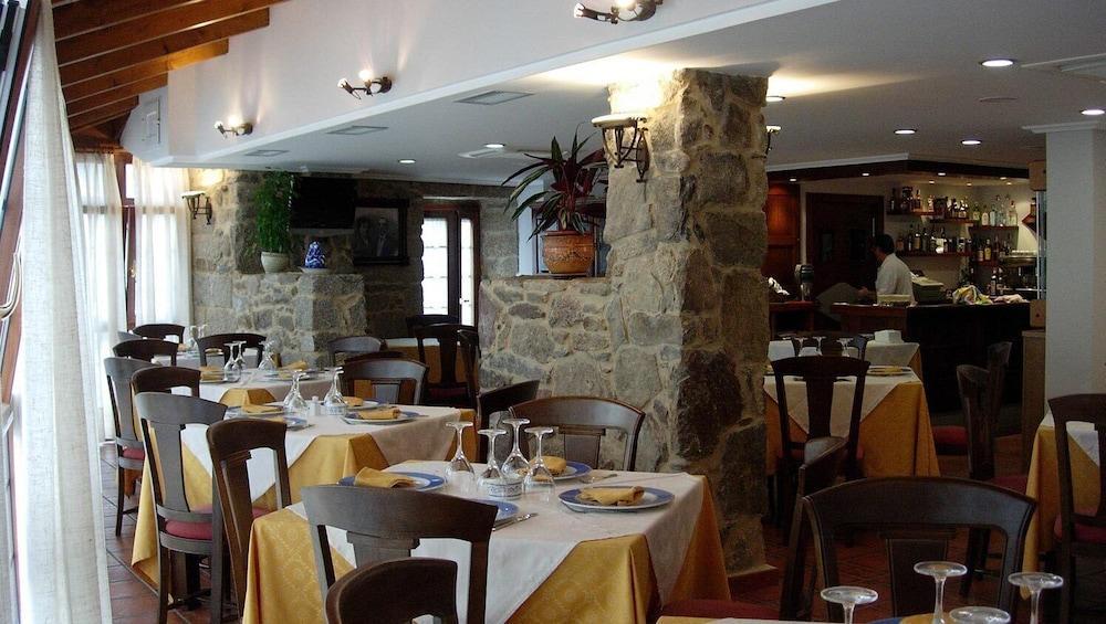 Hotel Caldelas Sacra-Pension Rustica 3 Estrellas Castro Caldelas Exteriör bild