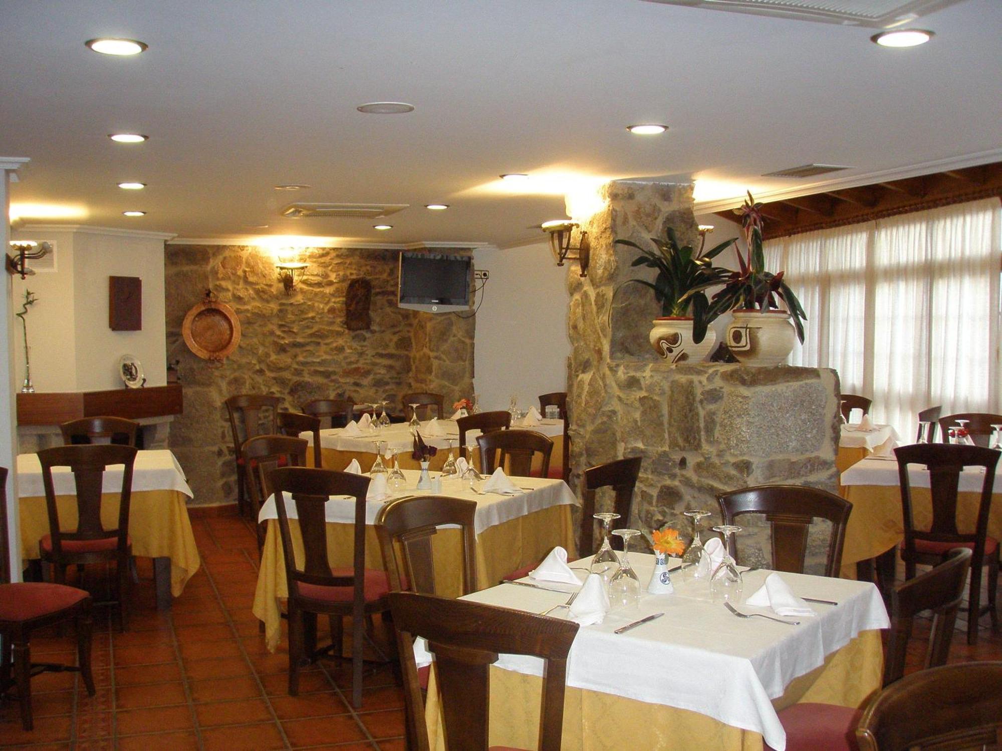 Hotel Caldelas Sacra-Pension Rustica 3 Estrellas Castro Caldelas Exteriör bild