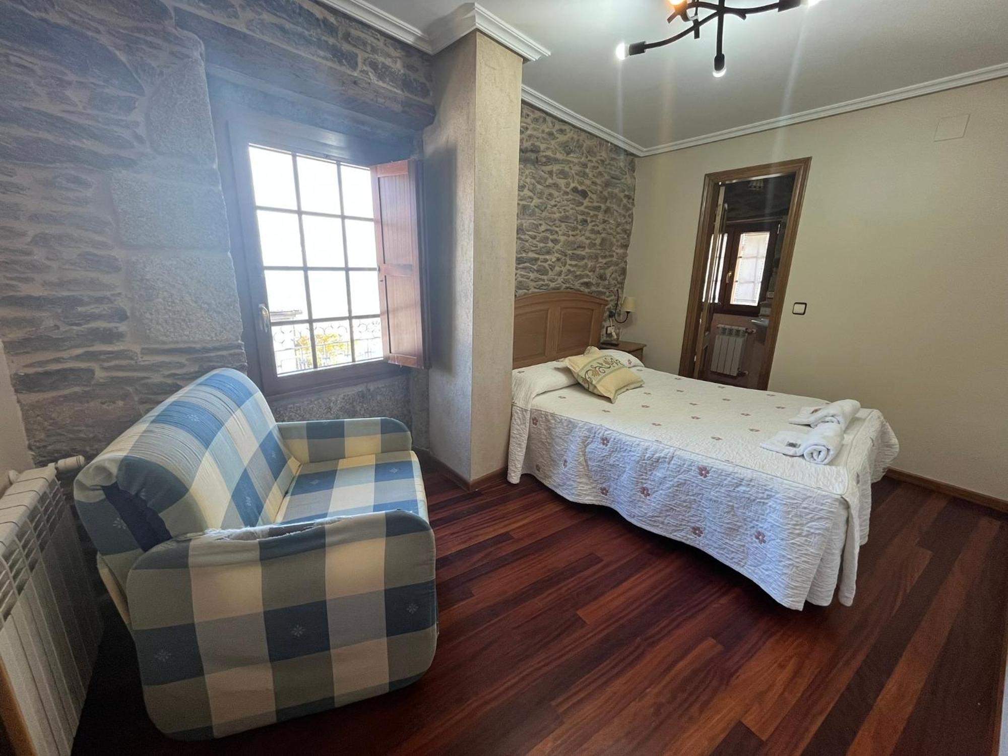 Hotel Caldelas Sacra-Pension Rustica 3 Estrellas Castro Caldelas Exteriör bild