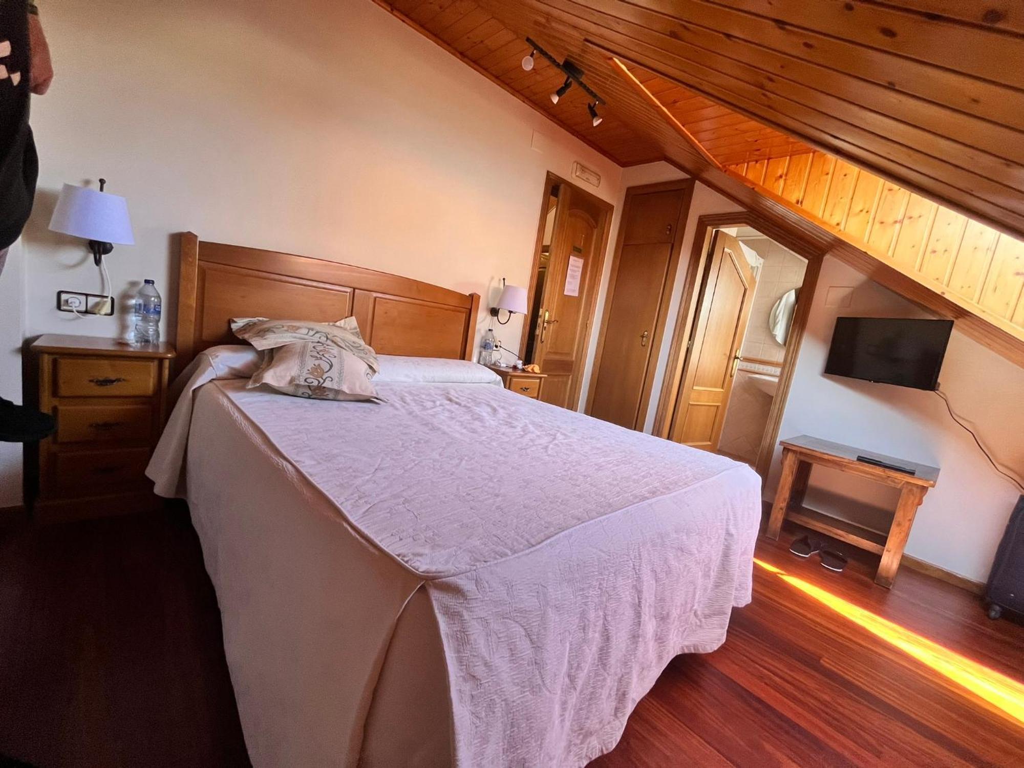 Hotel Caldelas Sacra-Pension Rustica 3 Estrellas Castro Caldelas Exteriör bild