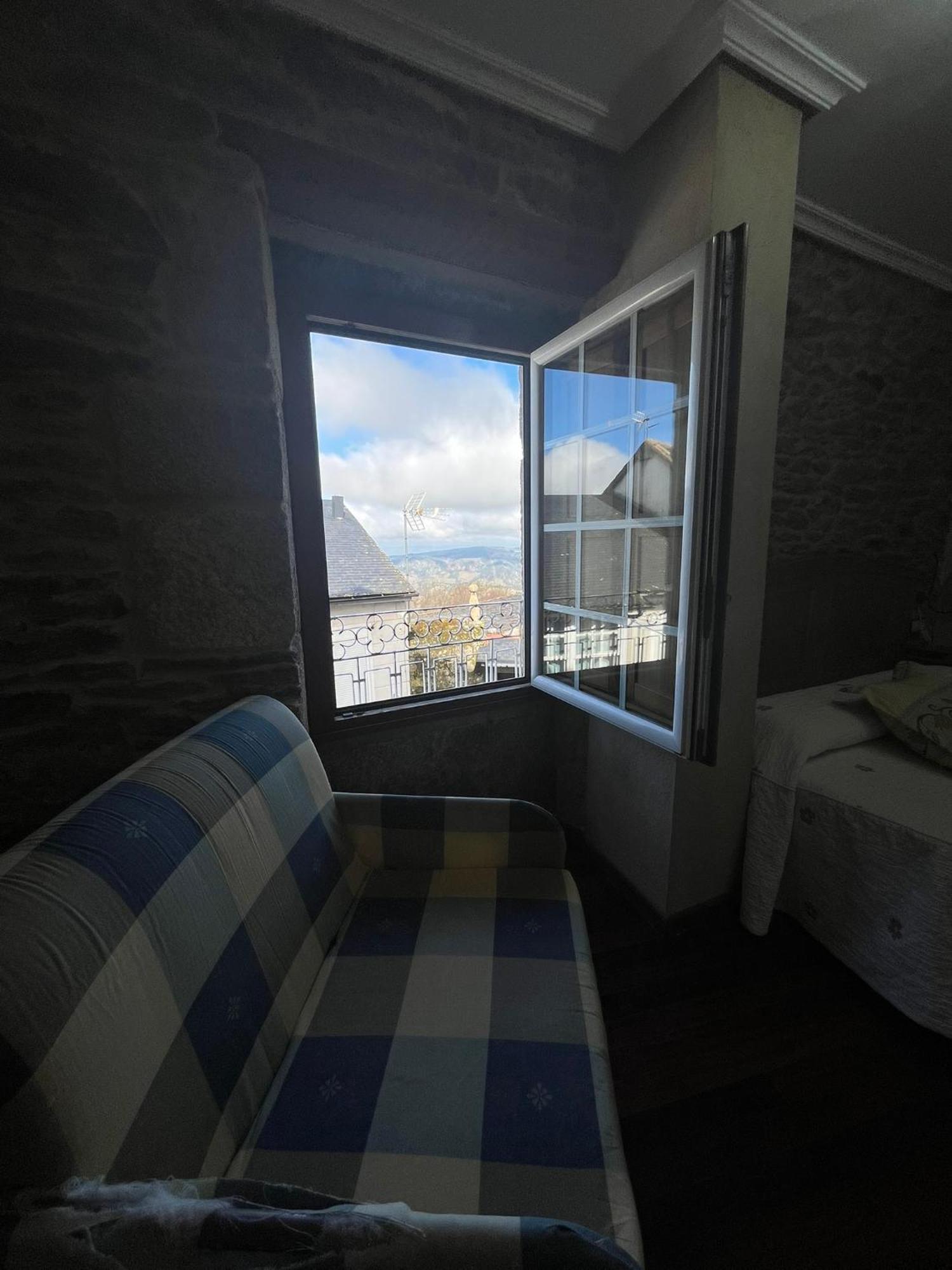 Hotel Caldelas Sacra-Pension Rustica 3 Estrellas Castro Caldelas Exteriör bild