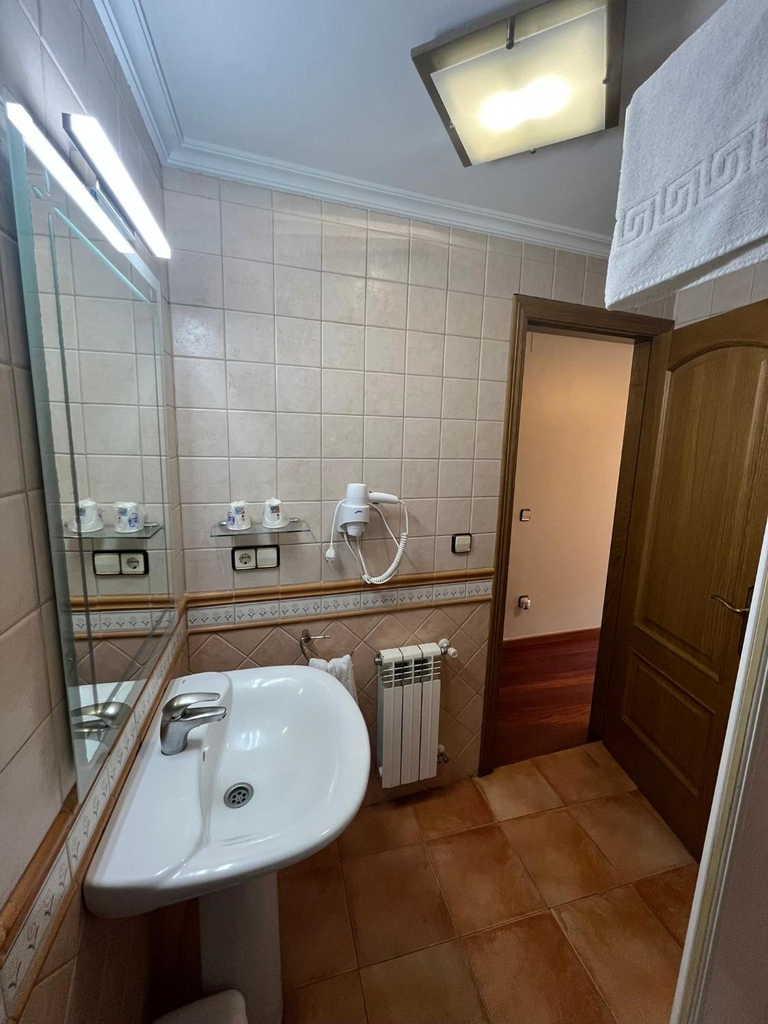 Hotel Caldelas Sacra-Pension Rustica 3 Estrellas Castro Caldelas Exteriör bild