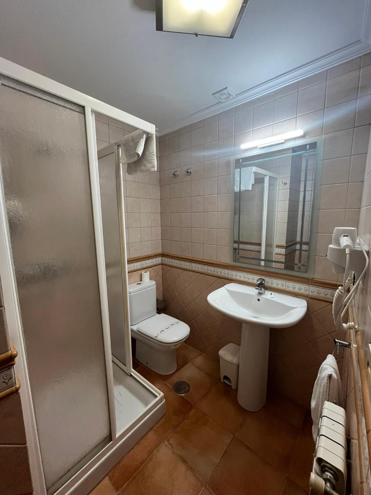 Hotel Caldelas Sacra-Pension Rustica 3 Estrellas Castro Caldelas Exteriör bild