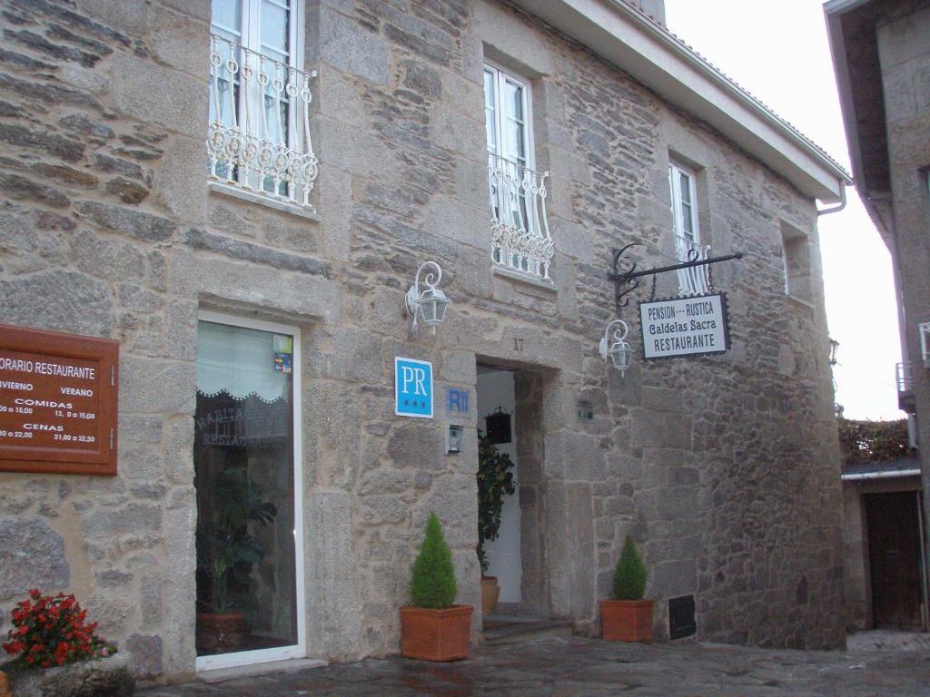 Hotel Caldelas Sacra-Pension Rustica 3 Estrellas Castro Caldelas Exteriör bild